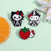 เข็มกลัดการ์ตูนฮาโลวีนตลก Sanrio Enamel Pins KT แมวโครงกระดูกแมวสตรอเบอร์รี่โลหะพลิกคอสาวน่ารักเครื่องประดับแฟชั่น Broach ของขวัญสำหรับเพื่อน