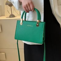 Designer Luxury Toth Handbag For Woman Fashion Knitting Strap Mini Crossbody Bag 2023 New Classic Square Briefcase Shoulder Bags