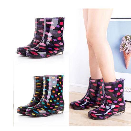 รองเท้าบูทกันฝน-แฟชั่นรองเท้าฝนเกาหลีสไตล์สุภาพสตรี-รองเท้า-รองเท้าบูทกันน้ำ-กันลื่นสวมทนรองเท้าฝนพีวีซี-สไตล์เท่ๆ