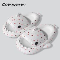 HOT★Comwarm รองเท้าแตะรูปปลาฉลามในร่มสำหรับผู้หญิงรูปการ์ตูนรูปฉลามรองเท้าแตะ EVA สำหรับผู้ชายคนรักการ์ตูนรองเท้าแตะชายทะเล