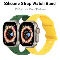 สายซิลิโคนสำหรับสายคาด Apple Watch 40มม. 45 42 44มม. 41 38กำไลข้อมือแบบสปอร์ตแบบนิ่มสำหรับ IWatch Series 7 5 6 8 4 3 SE Ultra 49มม.