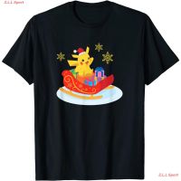 ผ้าฝ้ายคอกลมโปเกมอน พิคาชู เสื้อยืดพิมพ์ลายการ์ตูน Pokemon Christmas Pikachu Santa T-Shirt เสื้อผู้ชาย เสื้อยืดผู้หญิง เ  1C05