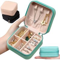 Portable Jewelry Box Jewelry Organizer Display Travel Jewelry Case Boxes Button Leather Storage Zipper Jewelers Makeup Organizer