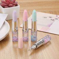 【LZ】☃▥✽  Lipstick Shape Glitter Gel Pen Quicksand Signature Pen Material de Escritório Escolar 0.5mm