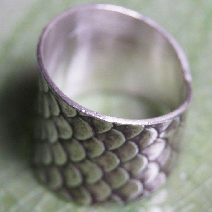 fish-scale-pattern-ring-modern-silver-karen-unique-beauty-as-a-valuable-souvenir-ring-size-6-8-9