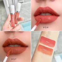 SET GLOSS MYCA Q7+Q4 (เซ็ตคู่ 2 ชิ้น) กลอสเนื้อแมท สีสันสวยงาม เนื้อสัมผัสนุ่ม เนียนละเอียด เกลี่ยง่าย เม็ดสีชัดเจน ติดทน กันน้ำ ไม่ติดแมส