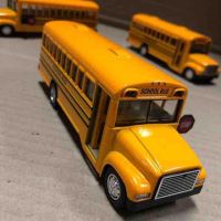 โมเดลรถเหล็ก school Bus โมเดลรถ รถโรงเรียนรถบัส