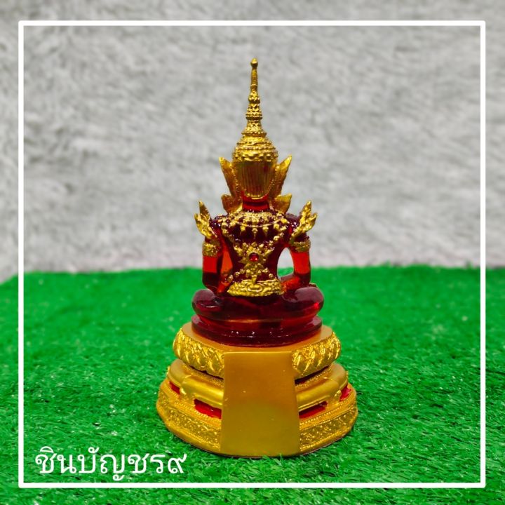 ศูนย์รวมศาสตร์-พระแก้วมณีรัตนโชติ-พระแก้วฤดูร้อน-สีแดง-ลงสีทอง-งานพรีเมี่ยม-ตั้งบูชา-ขนาดหน้าตัก-3-นิ้ว