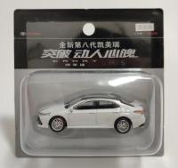 ของเล่นรถลากอัลลอยหล่อขึ้นรูปโมเดลรถยนต์รถ GAC 1:64 Toyota Camry รุ่นที่แปด