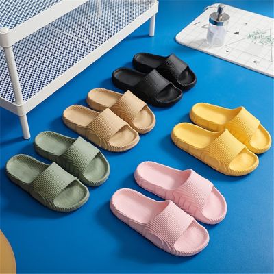 Wholesale undertakes indoor slippers female summer household bathroom shower antiskid couples in trample shit feeling cool slippers male