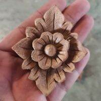 ไม้สักแกะสลัก(Wood Carved Teak) ลายดอกไม้ไทย สีไม้ธรรมชาติ กว้าง6xหนา2xสูง7 Cm ใส่สำหรับประดับผนัง สวยงาม ประณีต งานฝีมือคนไทย