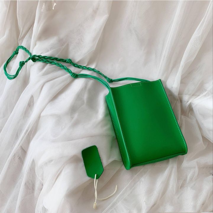 พร้อมส่ง-กระเป๋าแฟชั่นเกาหลีผู้หญิง-messenger-ขนาดเล็กกระเป๋าโทรศัพท์มือถือสีเขียวทอกระเป๋าสะพายน่ารัก