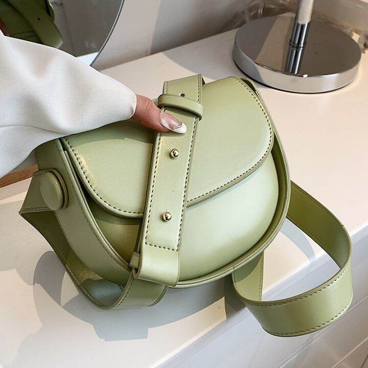 female-bag-is-popular-this-year-2022-new-texture-alar-packet-fashionable-joker-wide-straps-saddle-bag