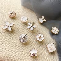 【DT】hot！ Practical Anti-glare Brooch Neckline Pin Fixed Fashion Jewelry Accessories