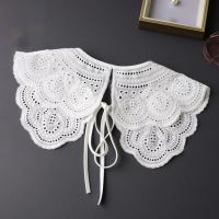 2021Womens Hollow Out Dragonfly White False Fake Collar Lolita Jacquard Floral Lace Big Shawl Necklace Short Poncho Capelet