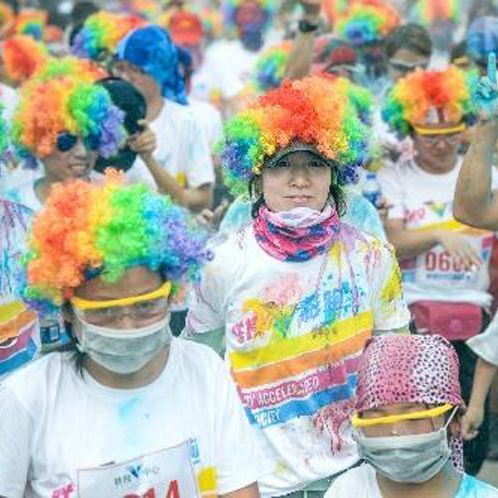 วัสดุการแสดงวิกผมตลกเด็กดูสวนปุยตลกการแสดงฮาโลวีนที่มีสีสันระเบิดหัวตลกเด็กวัยหัดเดิน