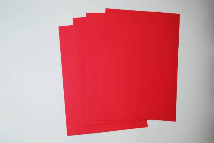 Giấy màu đỏ đang trở thành xu hướng mới trong thế giới sáng tạo. Với sắc đỏ rực rỡ và đầy quyến rũ, giấy màu đỏ sẽ giúp bạn tạo ra những sản phẩm đẹp mắt và ấn tượng. Hãy cùng sáng tạo với giấy màu đỏ và thể hiện phong cách của bạn.
