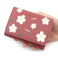 Dompet Koin แฟชั่นของผู้หญิงกระเป๋าสตางค์ลายดอกไม้ขนาดเล็กสำหรับผู้หญิงกระเป๋าสตางค์สั้นสั้นกระเป๋าใส่หรียญน่ารักนักเรียนเกาหลี Dompet Koin กระเป๋าเงินขนาดเล็กของผู้หญิง