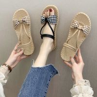 In the summer of 2023 new slippers female pure and fresh flat sandals outside lovely web celebrity fashion shoes