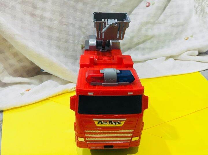 โมเดลรถดับเพลิง-มีลานในตัวไม่ต้องใส่ถ่าน-super-truck-toys