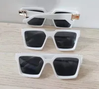 Sunglasses fashion popular model rectangular shape color edge White (goods stay Thai)