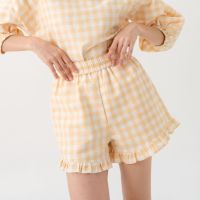 SUUBE Official Ruffle shorts - Orange plaid กางเกงขาสั้น(เฉพาะกางเกง) เอวยืด ผ้าลินินแท้ ดีเทลระบายชายกางเกง มีซับในและกระเป๋าข้าง