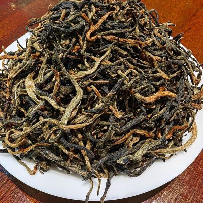 ชาดำชาดำชายูนนานโบราณต้นไม้สีแดงชาดำชาดำยูนนานชาดำ Fengqing ยูนนานจำนวนมากชาดำต้นไม้โบราณที่มีคุณภาพสูง