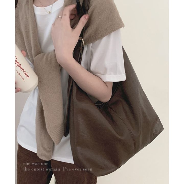 a Black Versatile Shopping Bag for Commuting, Casual Underarm Bag, Stylish  High-Capacity Tote Bag