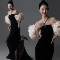 ชุด Wedding Dress Fashion Simple Couple Photography Black Sleeve Velvet Gown off Shoulder H890 ชุด แต่งงาน