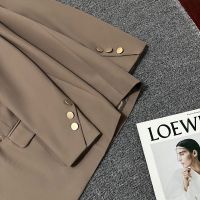 Uniqlo 2023 New Fashion version Brown suit jacket for women 2023 autumn new design metal buckle British style casual suit trend