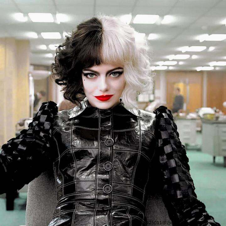 Emma Stone'S Honest Reveal: Baldness, Wigs, And Self Acceptance - 715jvq2