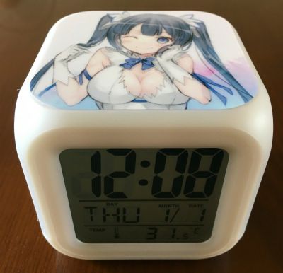 【Worth-Buy】 144206นาฬิกานาฬิกาปลุกดิจิตอลแวววาวเปลี่ยนสีเจ็ดสีจากญี่ปุ่น Hestia Danmachi