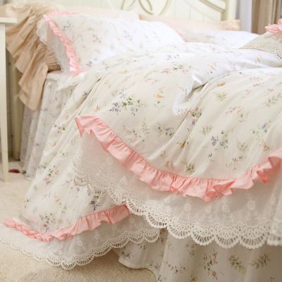 ผ้าคลุมเตียงควีนไซส์ลูกไม้ที่ดีเครื่องนอนออกแบบเฉพาะปลอกผ้านวมจีบโรแมนติกเครื่องนอนหรูหรา