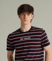 Mc Summer เสื้อยืด Jeans เป็นเสื้อยืดพิมพ์ลายสไตล์คลาสสิกของ Mc Jeans ทำจากผ้าฝ้ายอเมริกัน 100% เนื้อนุ่มมาก 002 Trendy mens versatile T-shirt