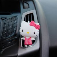 Hello Kitty คลิปน้ำหอมตุ๊กตาแมวปรับอากาศในเครื่องปรับอากาศพวงกุญแจรถพวงกุญแจน้ำหอมระงับกลิ่นกายรถเครื่องกรองอากาศ