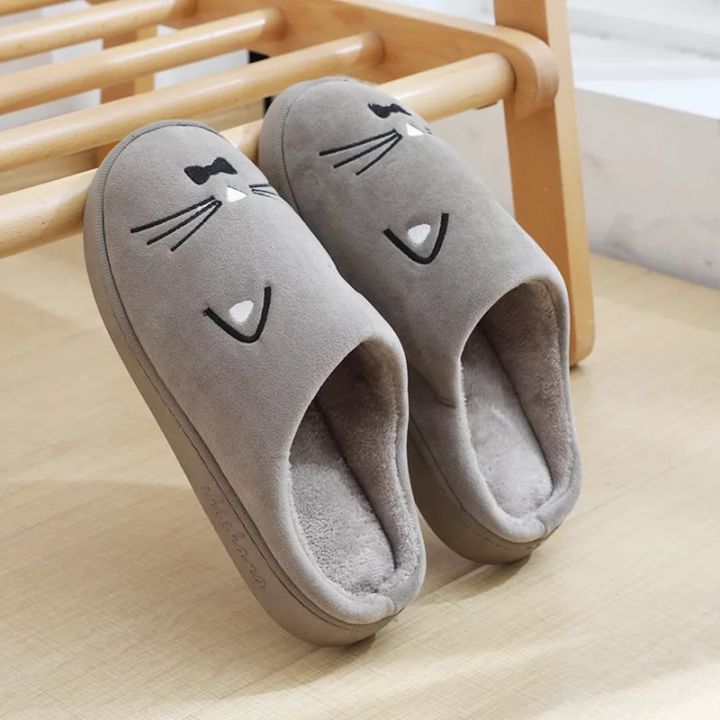 รองเท้าใส่ในบ้าน-รองเท้ากำมะหยี่-ลายแมวกันหนาว-มีให้เลือก-4-สี-เท้าอวบเพิ่ม-1-ไซส์