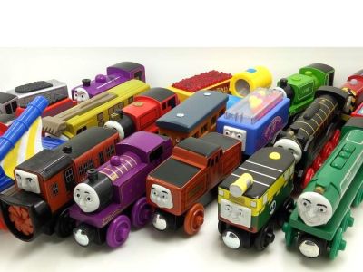 ชุดสะสมเด็กหญิงเด็กชายของเล่นเด็กโมเดลรถไฟสเปนเซอร์รถไฟของเล่นไม้ Thomas And Friends