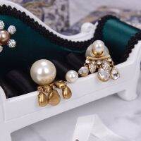 High-end earrings for women, brass material imitating gems to make jewelry, retro fashion earrings with strong texture.