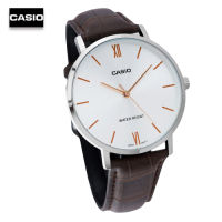 Velashop นาฬิกาข้อมือผู้ชายคาสิโอ Casio Standard สายหนังแท้สีน้ำตาล หน้าปัดเงิน รุ่น MTP-VT01L-7B2UDF, MTP-VT01L-7B2, MTP-VT01L