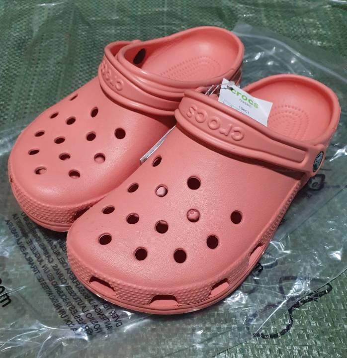 รองเท้า-classic-crocs-clog-หิ้วนอก-ถูกกว่า-shop-สินค้าพร้อมจัดส่งจากไทย