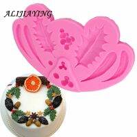 1Pcs DIY Christmas Holly Leaf Chocolate Silicone Molds Cake Decoration Fondant Cooking Tools Sugarpaste Craft Bakeware D1287 Bread  Cake Cookie Access