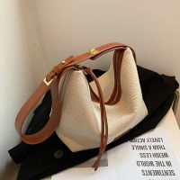 พร้อมส่งจากไทย? Eva Crossbody Bag 93 กระเป๋าสะพายข้างผู้หญิง ปรับสายได้ 3 ระดับ (ใส่ iPad 9.7” ได้) สไตล์มินิมอล ผ้าแคนวาส จุของได้เยอะ