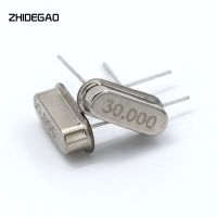 10pcs 30.000M 30.000MHZ 30MHz 30 MHZ ควอตซ์คริสตัลเรโซเนเตอร์ Passive Oscillator HC 49S ใหม่ ZHIDEGAO