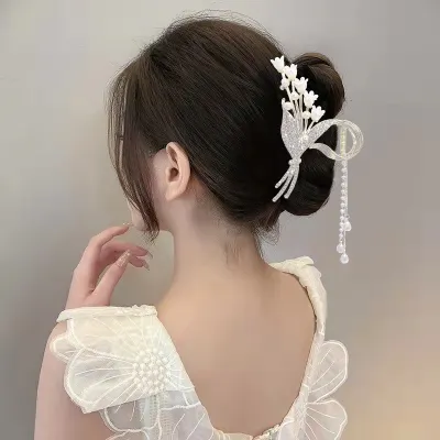Korea Elegant Lily of The Orchid Flower Grab Clip Retro Women 39;s Pearl Fringe Ponytail Claw Clip Girl Hair Decorative Headwear