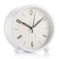 Round alarm clock battery power supply and lighting function, super silent alarm clock, simple and fashionable design.