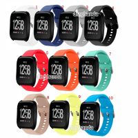 Soft Silicone Band Strap for Fitbit Versa Smart Watch 【BYUE】