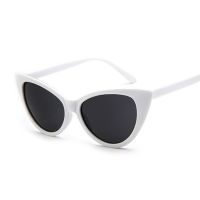 【LZ】☞☞✑  Retro Sexy Cat Eye Style Sunglasses Woman Classic Black White Ladies Sun Glasses Cateye Frame Gradient Oculos De Sol Feminino