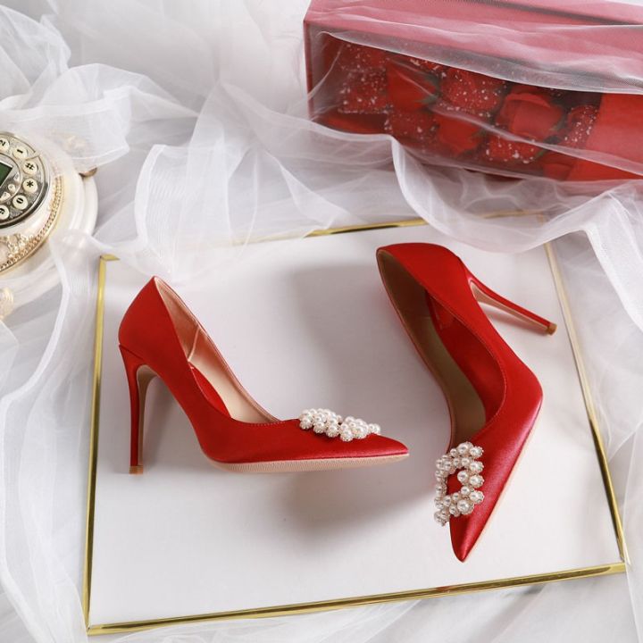 รองเท้าเจ้าสาว-2020ใหม่มุกตารางหัวเข็มขัดชี้สีแดง7เซนติเมตรรองเท้าส้นสูงรองเท้าเดียวหญิงกริชสีขาวแต่งงานหลักเจ้าสาว