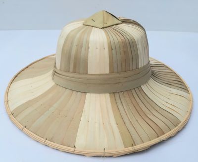 หมวกกะโล่ ย. 37 ซม. ก. 35 ซม. ทำด้วยใบจาก/ใบตาล งานแฮนด์เมด จากภูมิปัญญาชาวบ้าน สำหรับใส่แฟชั่นท่องเที่ยว