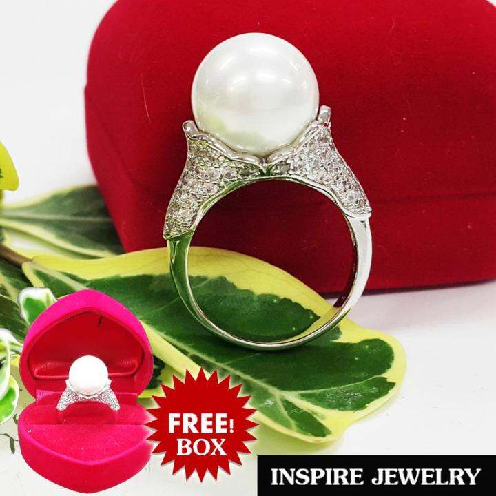 inspire-jewelry-แหวนมุกชูเม็ดยอดฝังเพชรฐาน-มุกsize-13min-และเพชรcz-เพชรสวยเกรด-aaa-งานจิวเวลลี่-ดีไซด์ทันสมัย-งานเกรดพรีเมี่ยม-งานปราณีตพร้อมกล่องกำมะหยี่-น่ารัก-ใส่ได้กับเสื้อผ้าชุดแบบ-ของขวัญวันเกิด